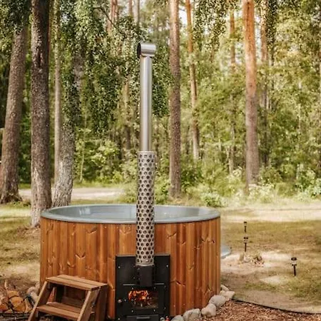 Hot Tub In The Woods 度假居 *