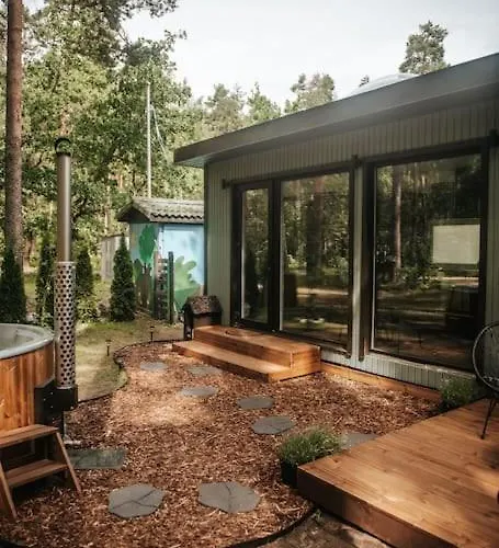 Σπίτι διακοπών Hot Tub In The Woods Yarvekyulya